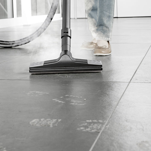 Паропылесос Karcher SV 7 - <h3>Удобная насадка для пола</h3>
<p>
	 Быстрое и простое переключение между 3 видами уборки на обычных и ковровых покрытиях.
</p>