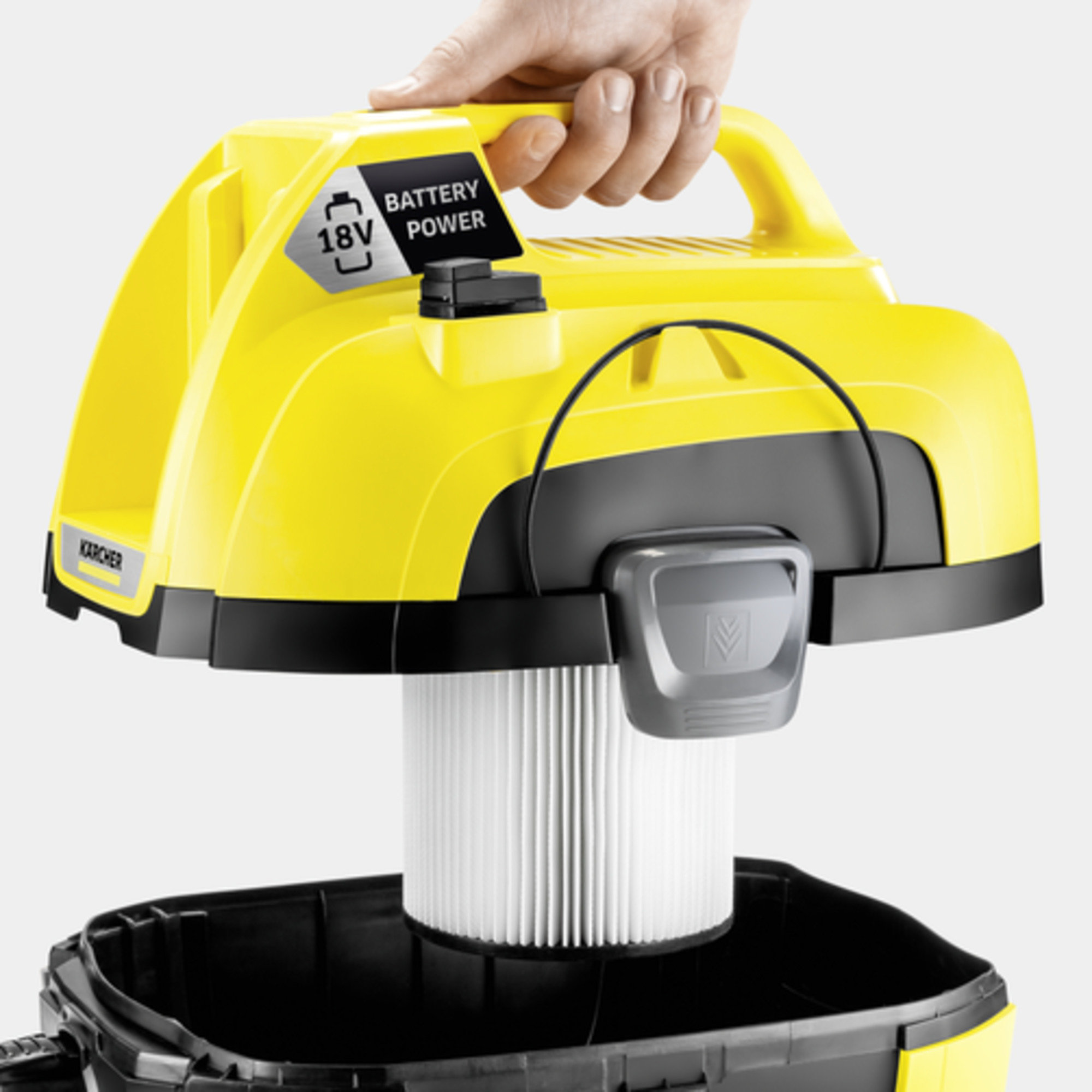 Хозяйственный аккумуляторный пылесос Karcher WD 1 Compact Battery - <h3>Сменный аккумулятор Kärcher Battery Power 18 В</h3>
Обеспечивает возможность работы независимо от источников электроэнергии и тем самым гарантирует максимальную свободу действий. Технология Real Time: отображение на ЖК-дисплее аккумулятора его емкости, остающегося времени работы или заряда. Совместим со всеми устройствами на аккумуляторной платформе Karcher Battery Power 18 В.