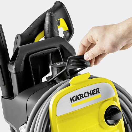 Мойка высокого давления Karcher K 7 Compact - <h3>Удобное хранение шланга</h3>
<p>
	 Смотанный шланг быстро закрепляется резиновым фиксатором, который легко снимается перед следующим применением аппарата.
</p>