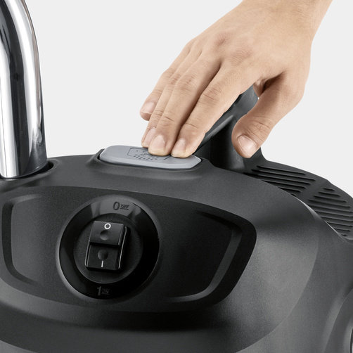 Пылесос для сбора золы Karcher AD 4 Premium - <h3>Система очистки фильтра Karcher ReBoost</h3>
<p>
	 Интегрированная очистка фильтра одним нажатием кнопки. Длительное сохранение мощности всасывания. Подходит для уборки большой площади.
</p>