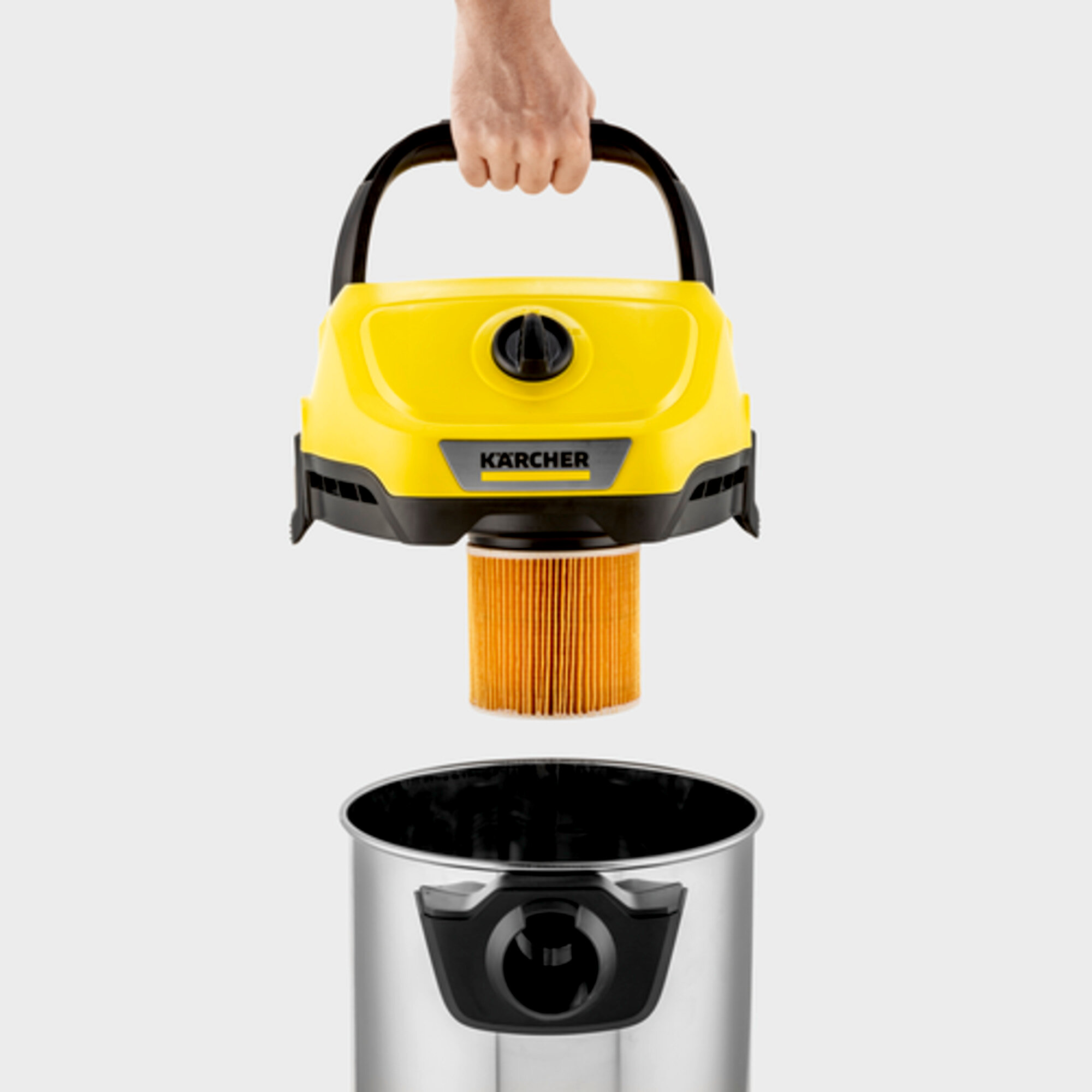 Хозяйственный пылесос Karcher WD 3 S-17/4/20 - <h3>Неразборный патронный фильтр</h3>
Для чередования операций влажной и сухой уборки без замены фильтра. Простые установка и отсоединение фильтра путем поворота, без использования дополнительного фиксирующего элемента.