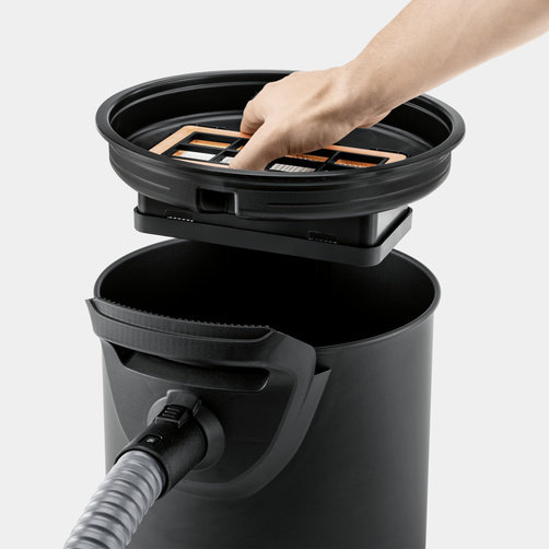 Пылесос для сбора золы Karcher AD 4 Premium - <h3>Система очистки фильтра Karcher ReBoost</h3>
<p>
	 Интегрированная очистка фильтра одним нажатием кнопки. Длительное сохранение мощности всасывания. Подходит для уборки большой площади.
</p>