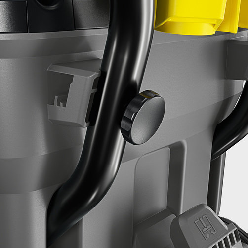 Профессиональный пылесос Karcher NT 40/1 Tact Te L - <h3>Соединение всасывающего шланга в турбинной голове</h3>
Разъем всасывающего шланга в турбинной головке обеспечивает большую вместимость мусоросборника Легкое опустошение мусоросборника за счет того что шланг подключен к турбинной голове.