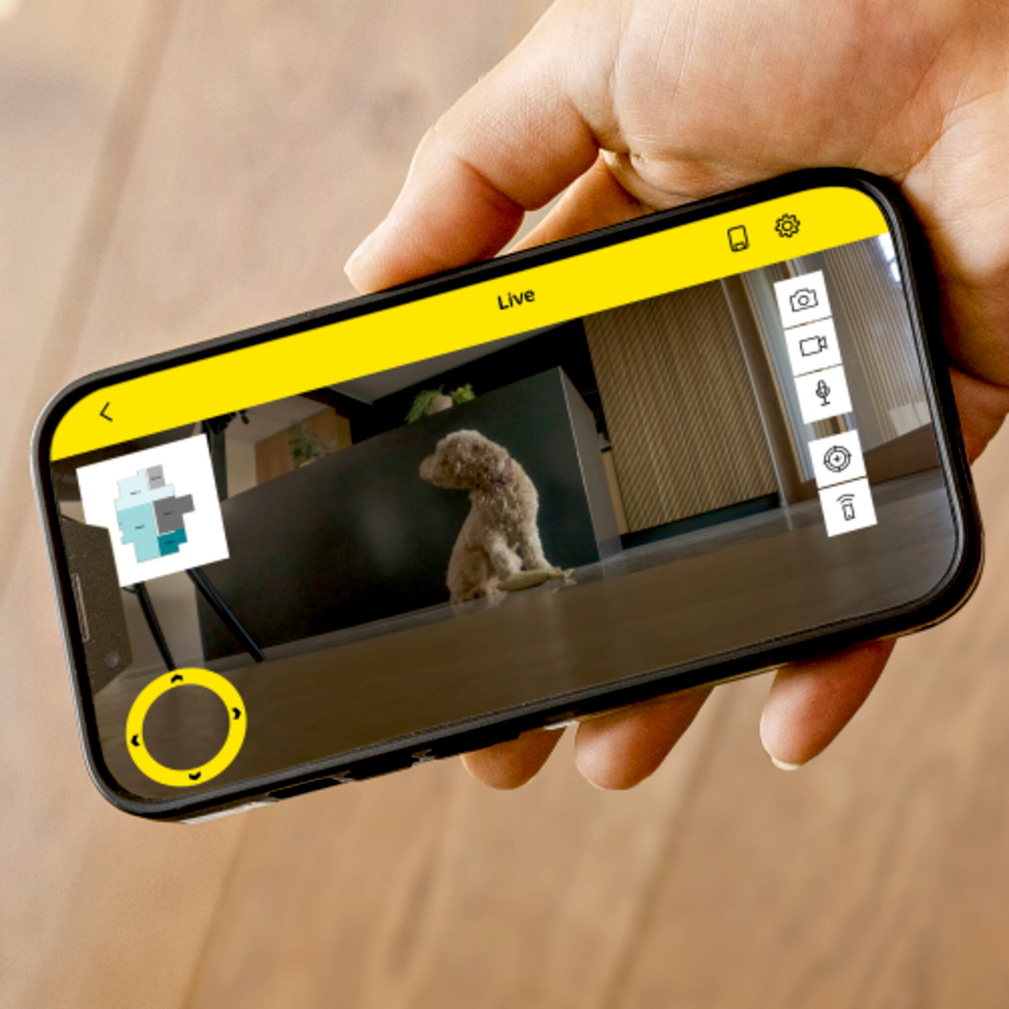 Pобот-пылесос для влажной уборки с роликовой щеткой Karcher RVF 7 - <h3>Проверенная технология цилиндрических щеток</h3>
<p>
	 Вращающаяся цилиндрическая щетка постоянно увлажняется свежей водой и тщательно очищается после каждого оборота. Это гарантирует гигиеническую чистку и эффективно удаляет грязь.
</p>
