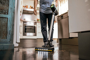 Вертикальный аккумуляторный пылесос Karcher VC 6 Cordless ourFamily Pet - изображение 3